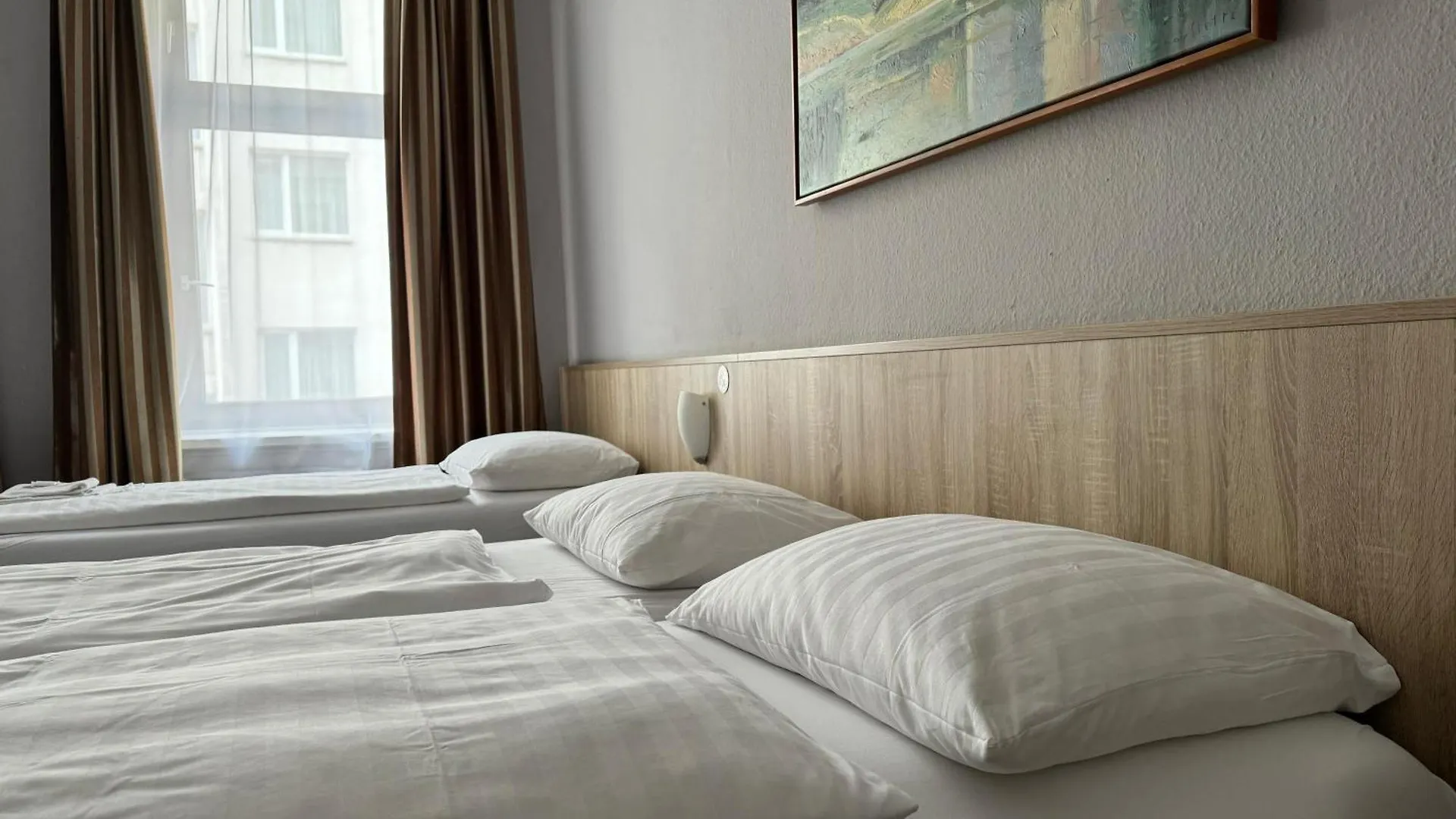 **  Hotel Kieler Hof Am Hauptbahnhof - Hamburg Central Station Germany