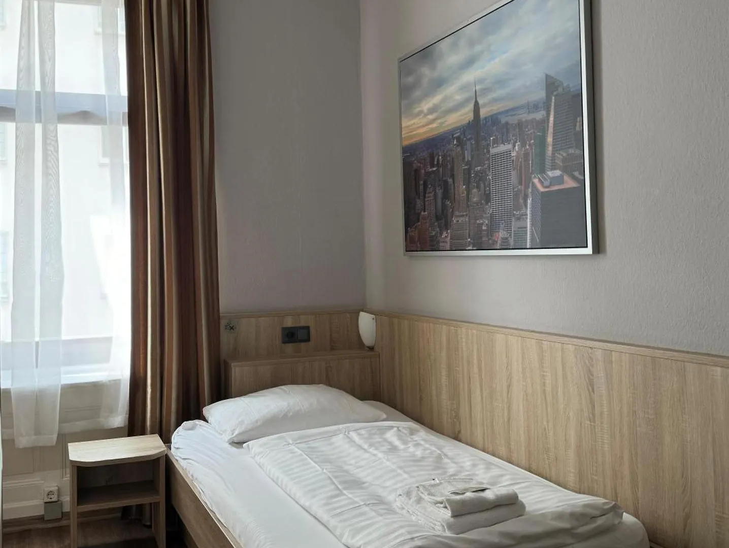 Hotel Kieler Hof Am Hauptbahnhof - Hamburg Central Station