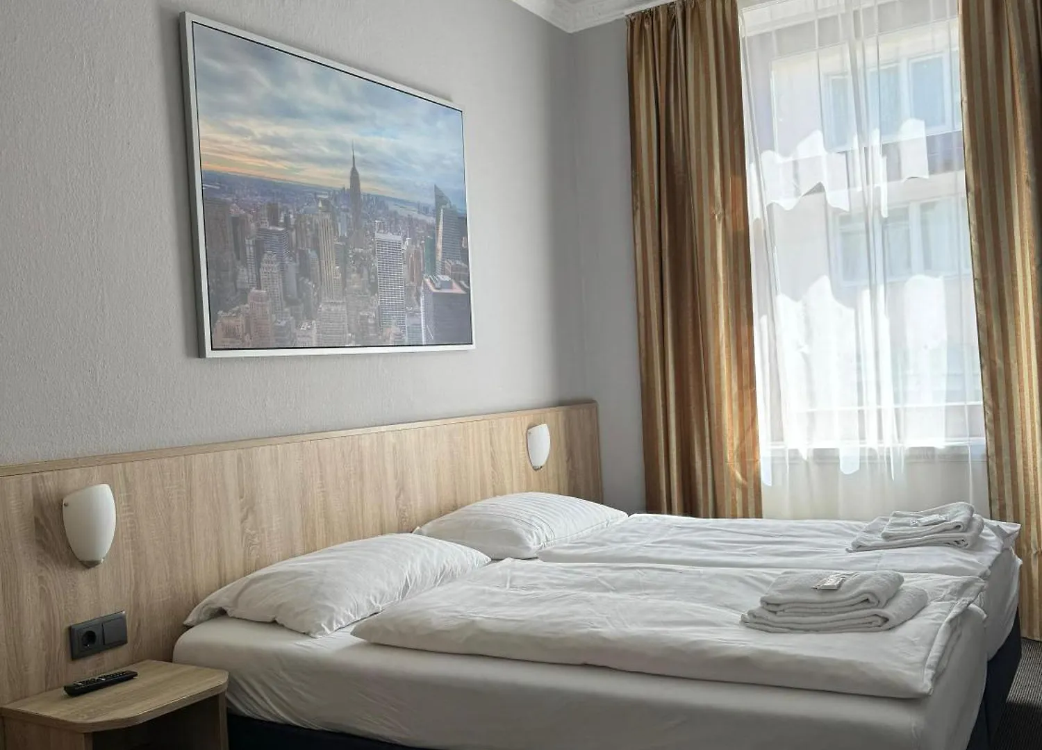 Hotel Kieler Hof Am Hauptbahnhof - Hamburg Central Station